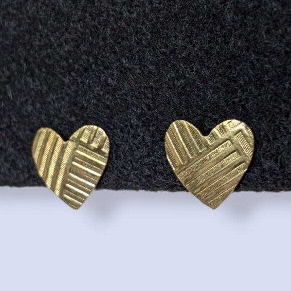 (2/$20) Vintage Metal Striped Heart Earrings - Picture 2 of 5